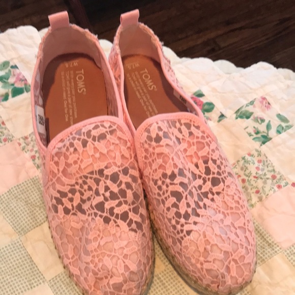 Tom’s shoes - Picture 1 of 5